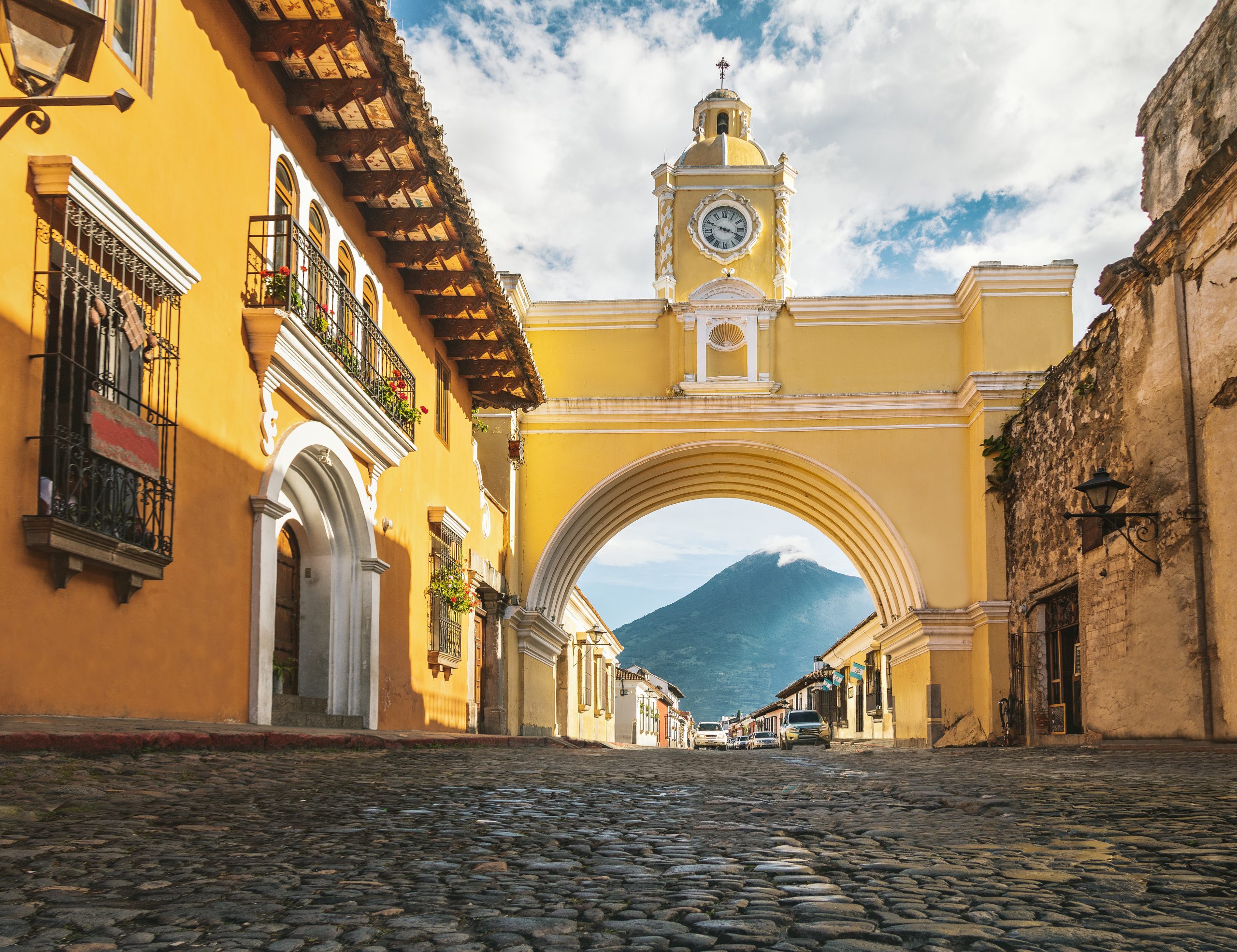 Santa Catalina Arch ans Agua Volcano – Antigua, Guatemala